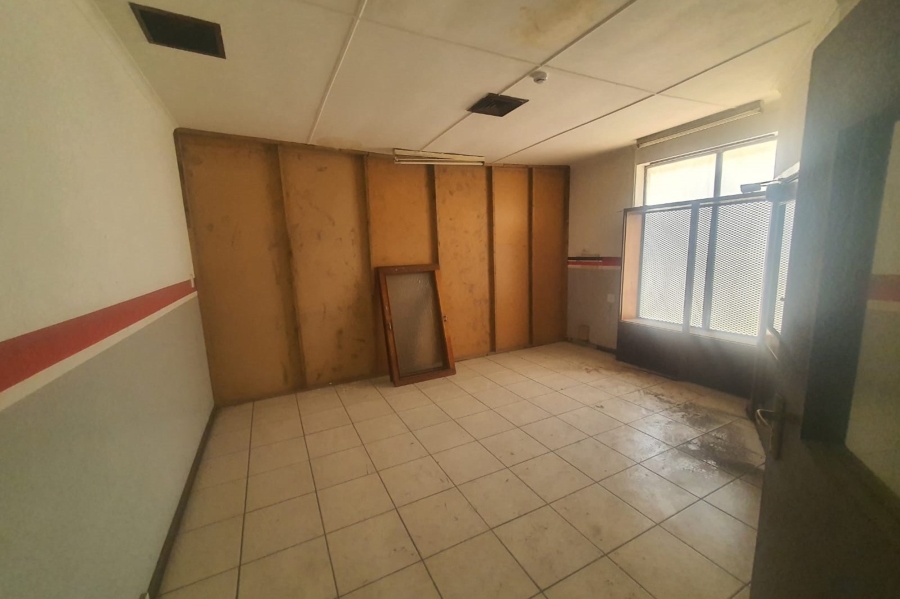 To Let commercial Property for Rent in North End Eastern Cape